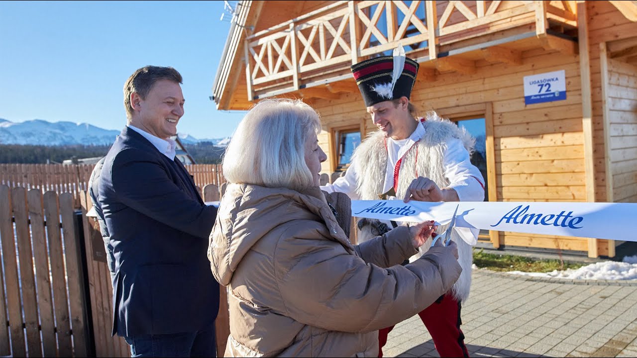 ZOBACZ RELACJĘ Z PRZEKAZANIA DOMKU